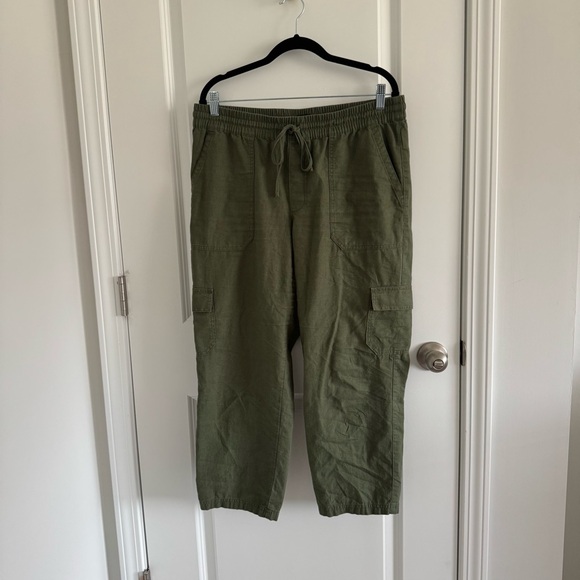 J. Crew Pants - Women’s Olive Green Cargo Pants